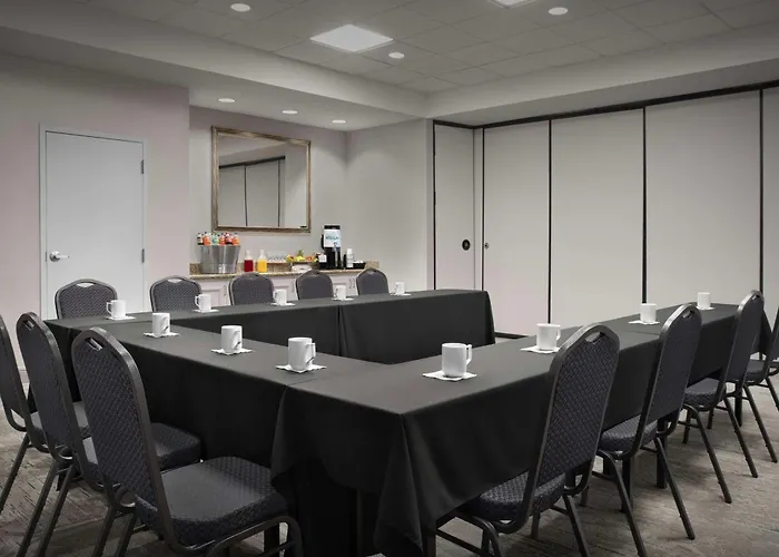 Hilton Garden Lafayette/cajundome 3*